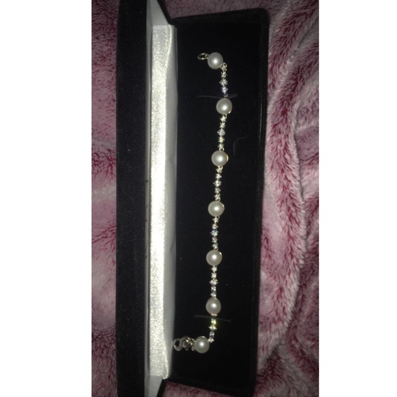 💕KAYS PEARL AND DIAMOND BRACELET💕 - Picture 3 of 3